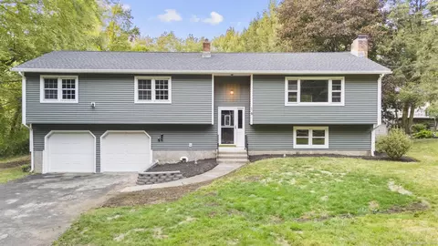 16 Jangling Plain Rd, Newtown, CT 06470