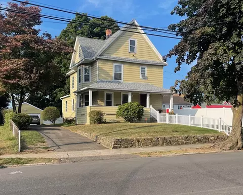 217 Hickory St, Bridgeport, CT 06610
