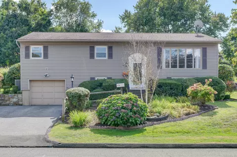 71 Westview Dr, Watertown, CT 06779