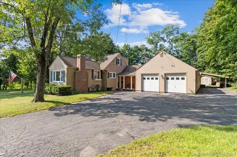 16 Dyer Ave, Canton, CT 06019