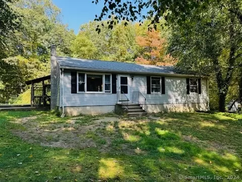42 Church St, Thompson, CT 06277