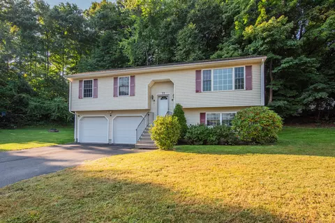 11 Hull St, Bristol, CT 06010
