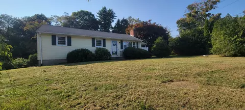 1 Thomas Dr, Stafford Springs, CT 06076