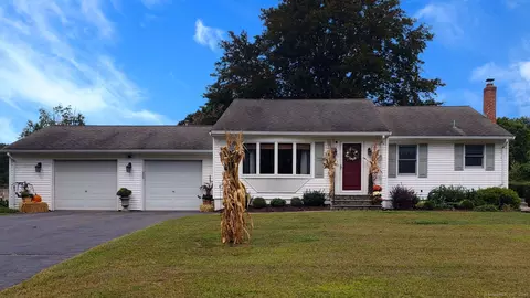 22 Winton Rd, East Windsor, CT 06088