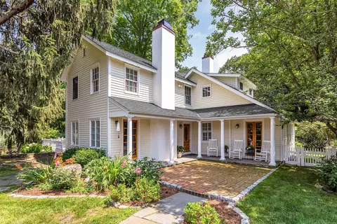 2 Shagbark Rd, Norwalk, CT 06854