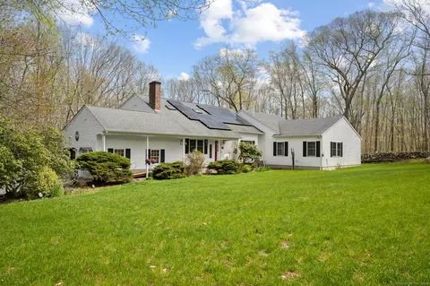 34 Osprey Dr, Ledyard, CT 06335