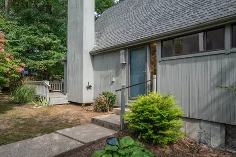 3 Laurel Ln #3, Avon, CT 06001