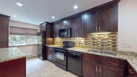 568 Shennecossett Rd #C59, Groton, CT 06340