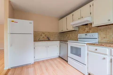 7 Padanaram Rd #H180, Danbury, CT 06811