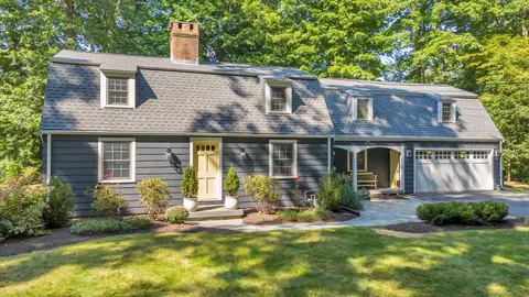 41 Steep Hollow Ln, West Hartford, CT 06107