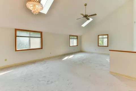72 Perry St #154, Putnam, CT 06260