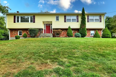 721 N Greenbrier Dr, Orange, CT 06477