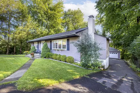 17 Lafayette Ave, Ridgefield, CT 06877