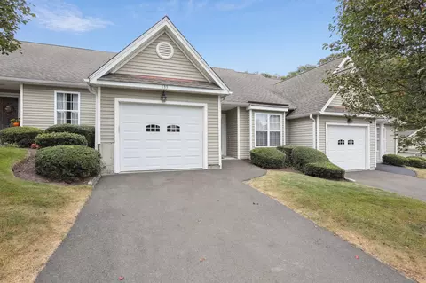 133 Louis Hill Rd #133, Sandy Hook, CT 06482