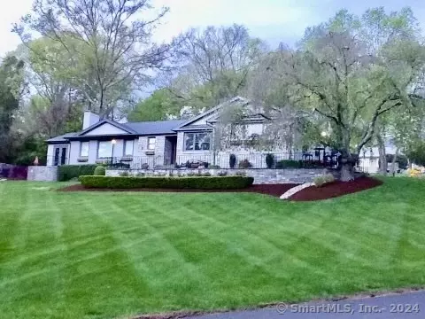 32 Windsor Rd E, North Haven, CT 06473