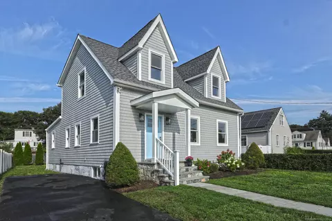 5 Ard Ct, Milford, CT 06460