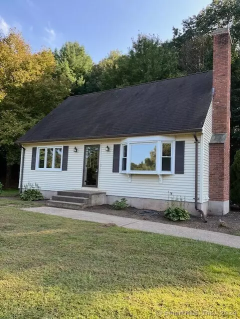 35 Shadow Ln, Cromwell, CT 06416