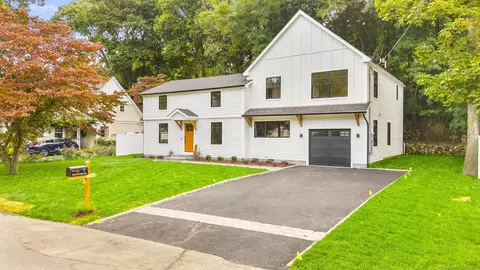 7 Glenwood Dr, Darien, CT 06820