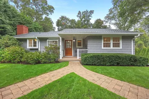 123 Brook Run Ln, Stamford, CT 06905
