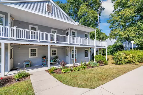 21 Hidden Knolls Cir #21, Monroe, CT 06468