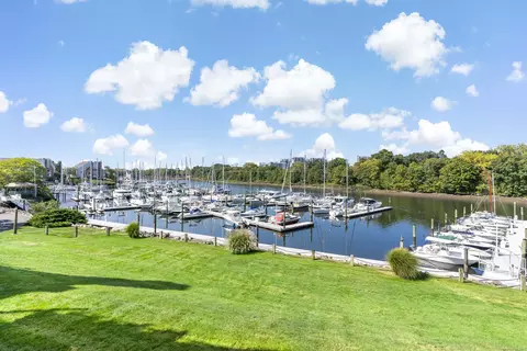 43 Harbor Dr #203, Stamford, CT 06902