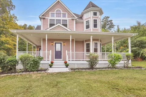 7 Scoville Landing Rd, East Haddam, CT 06469
