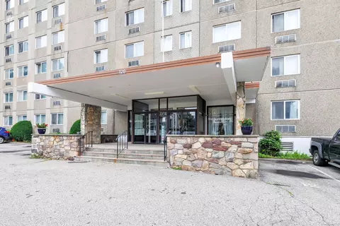 120 Huntington Tpke #502, Bridgeport, CT 06610