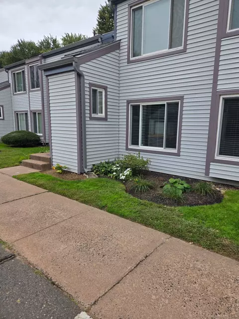 117 Candlewood Dr, South Windsor, CT 06074