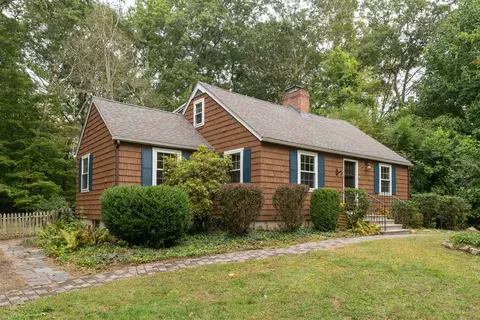 6 Janes Ln, Clinton, CT 06413