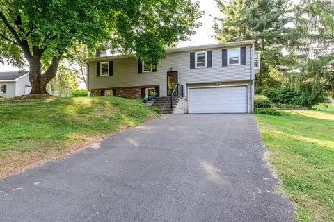 129 Wheeler Hill Dr, Durham, CT 06422