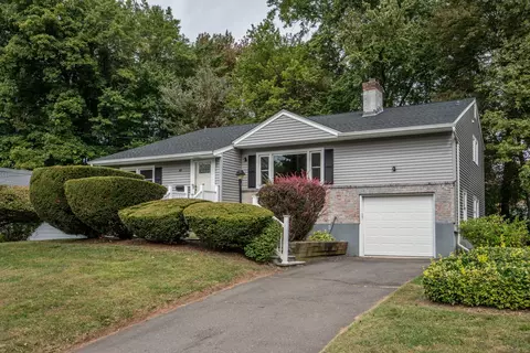 40 Hilldale Rd, West Hartford, CT 06117