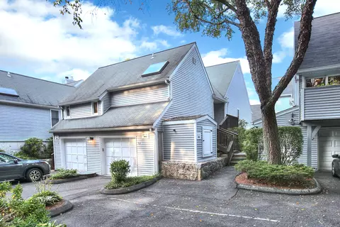53 Wilton Crst #53, Wilton, CT 06897