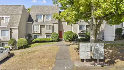 560 Yale Ave #95, Meriden, CT 06450