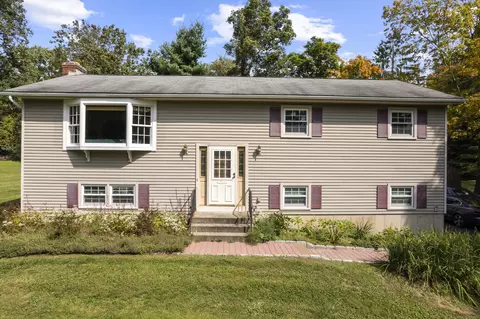 16 Indian Hill Ln, New Fairfield, CT 06812