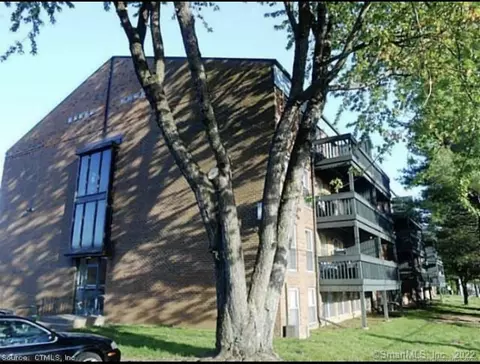 140 Kane St #A7, West Hartford, CT 06119