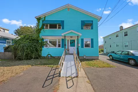 47 Robin St, Bridgeport, CT 06606