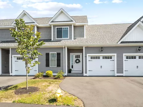 49 S Lakeside Dr #49, Orange, CT 06477