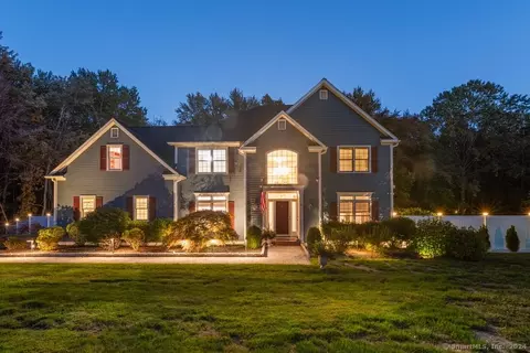 50 Philip Dr, Shelton, CT 06484