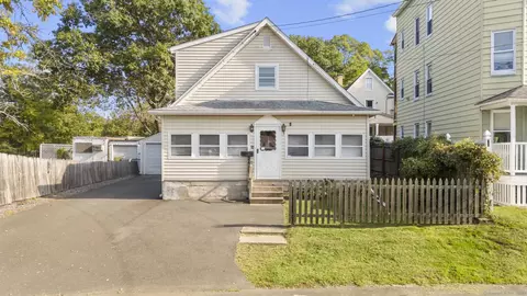 24 Carthage St, Fairfield, CT 06825