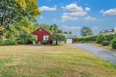 43 E Village Rd, Shelton, CT 06484