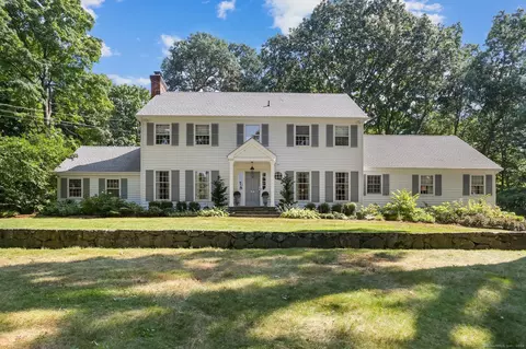 84 Bittersweet Ln, New Canaan, CT 06840