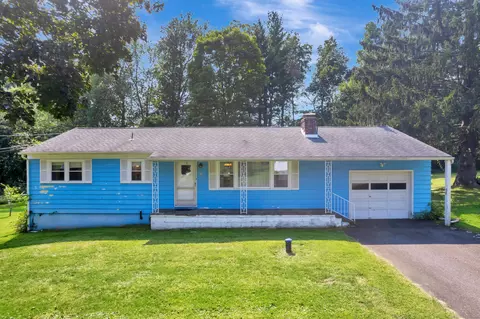 22 Valley Stream Dr, Danbury, CT 06811