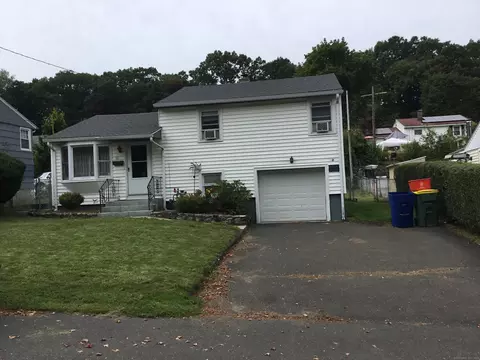 86 Shadee Ln, Waterbury, CT 06706