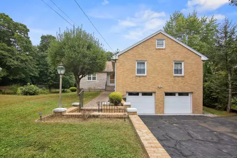 220 Mountain Rd, West Hartford, CT 06107