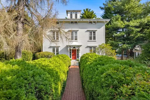 1 Morgan St #8, Pawcatuck, CT 06379