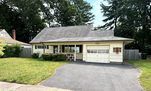 127 Burke St, East Hartford, CT 06118