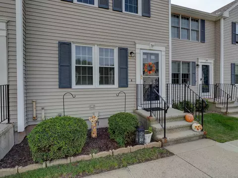79 White Tail Ln #79, Wallingford, CT 06492