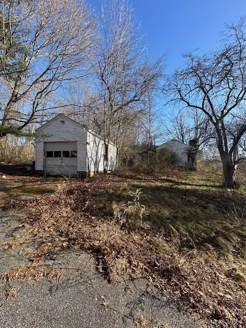129 Old Salem Rd, Norwich, CT 06360