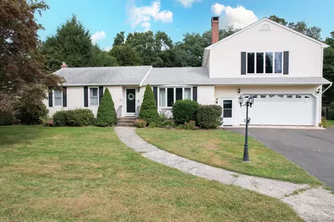 126 Arlington Dr, Southington, CT 06489