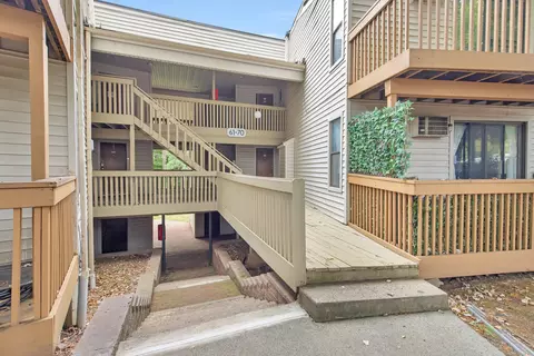68 Woodland Dr #68, Cromwell, CT 06416
